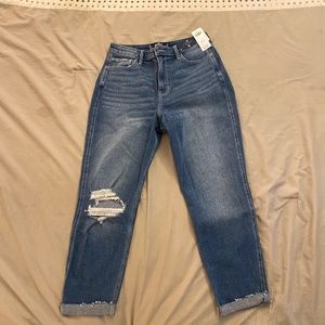 Hollister Ultra High-Rise Mom Jean